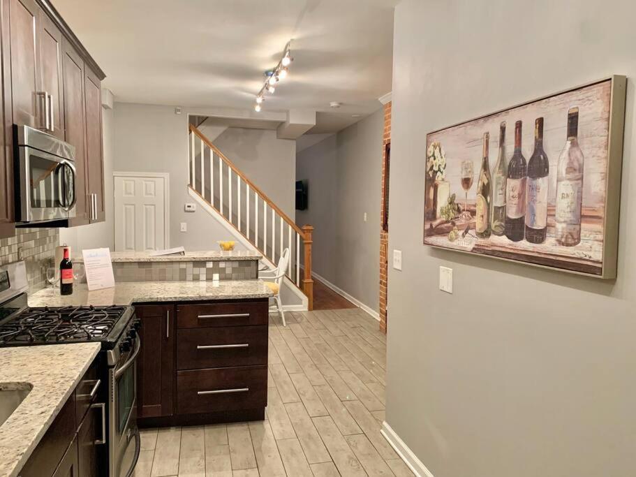 Upscale 2Bd/1.5Ba Townhome Mins To Jhh & Downtown Baltimora Esterno foto