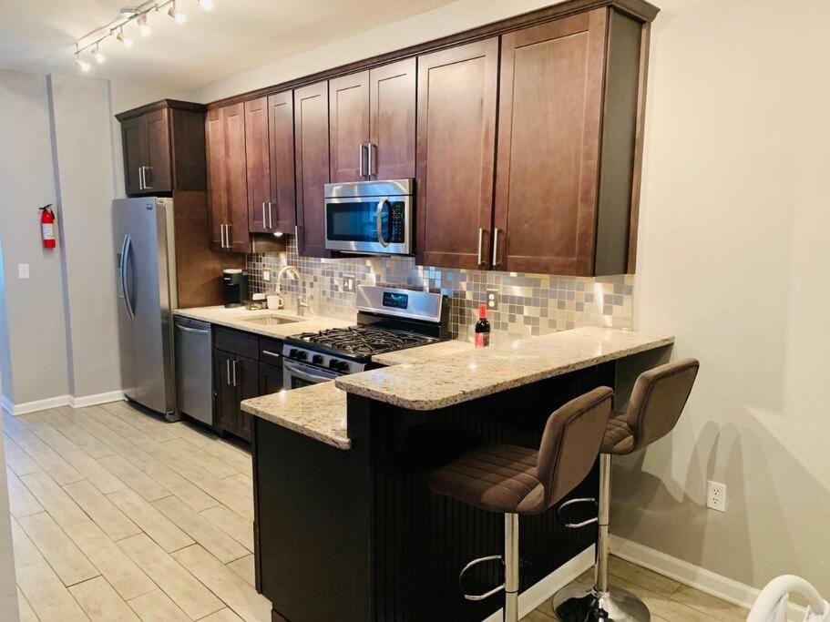 Upscale 2Bd/1.5Ba Townhome Mins To Jhh & Downtown Baltimora Esterno foto